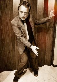 Sergio Choren en pose Elvis