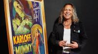 Kirk Hammett y un poster de su colección