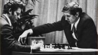 Bobby Fischer (der.) y Boris Spassky (izq.) en 1972